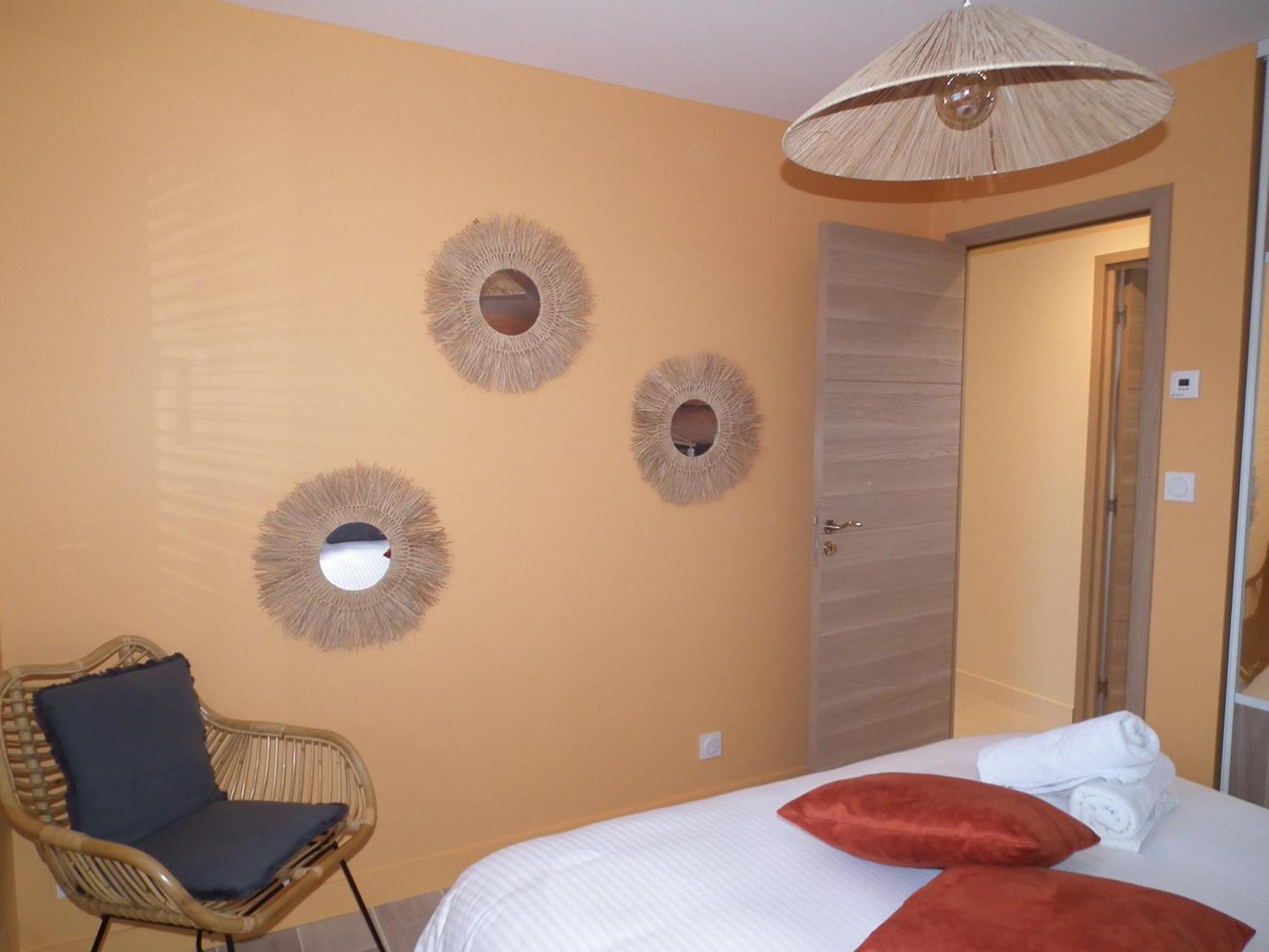 Les Maisons De Louise Pirou Habitación foto