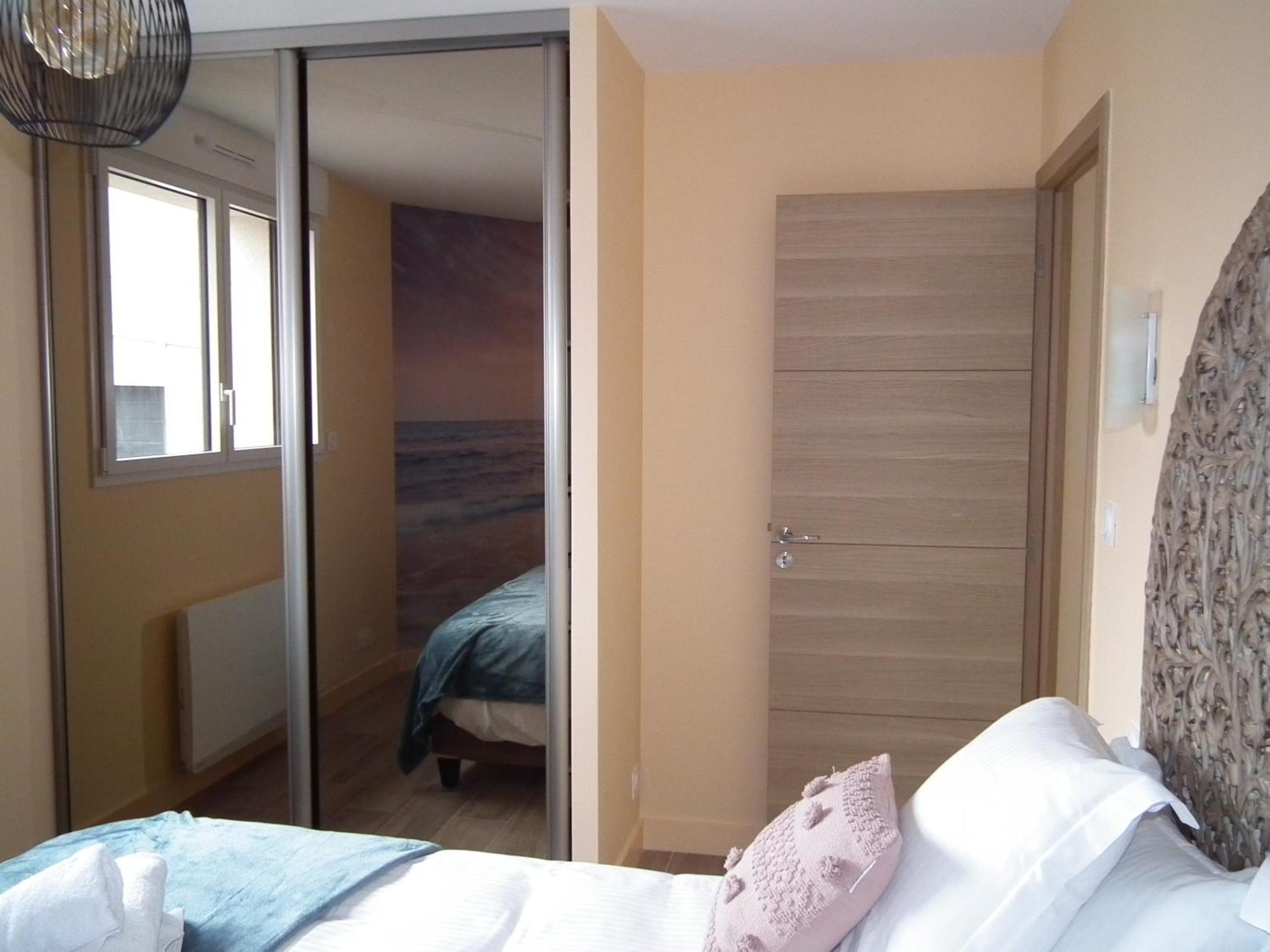Les Maisons De Louise Pirou Habitación foto